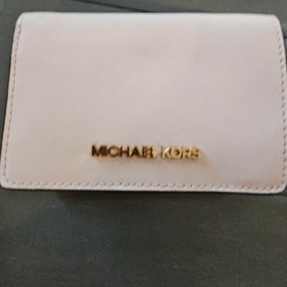 Michael Kors Soft Pink Grained Leather Bifold Snap Wallet With Logo NWT - Picture 13 of 14